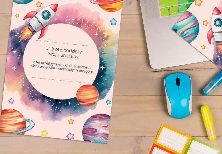 Kosmiczne dyplomy do druku z rakietami i planetami. Idealne na urodziny małego odkrywcy kosmosu.