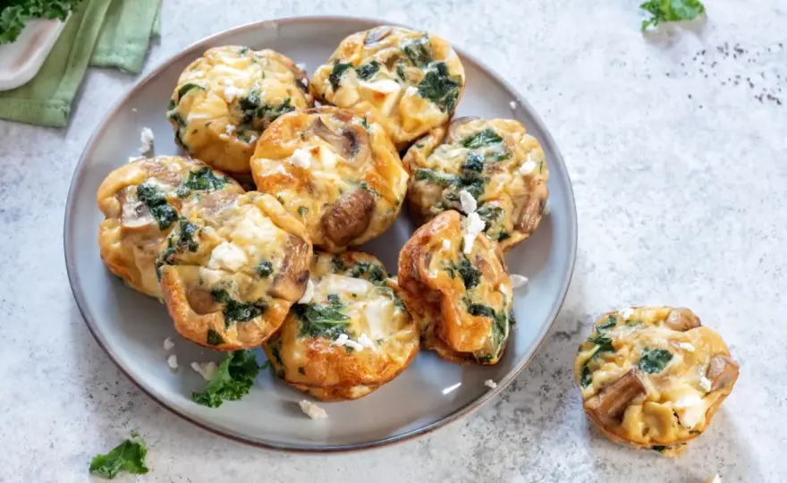 Muffiny jajeczne dla dzieci - proste śniadanie do śniadaniówki